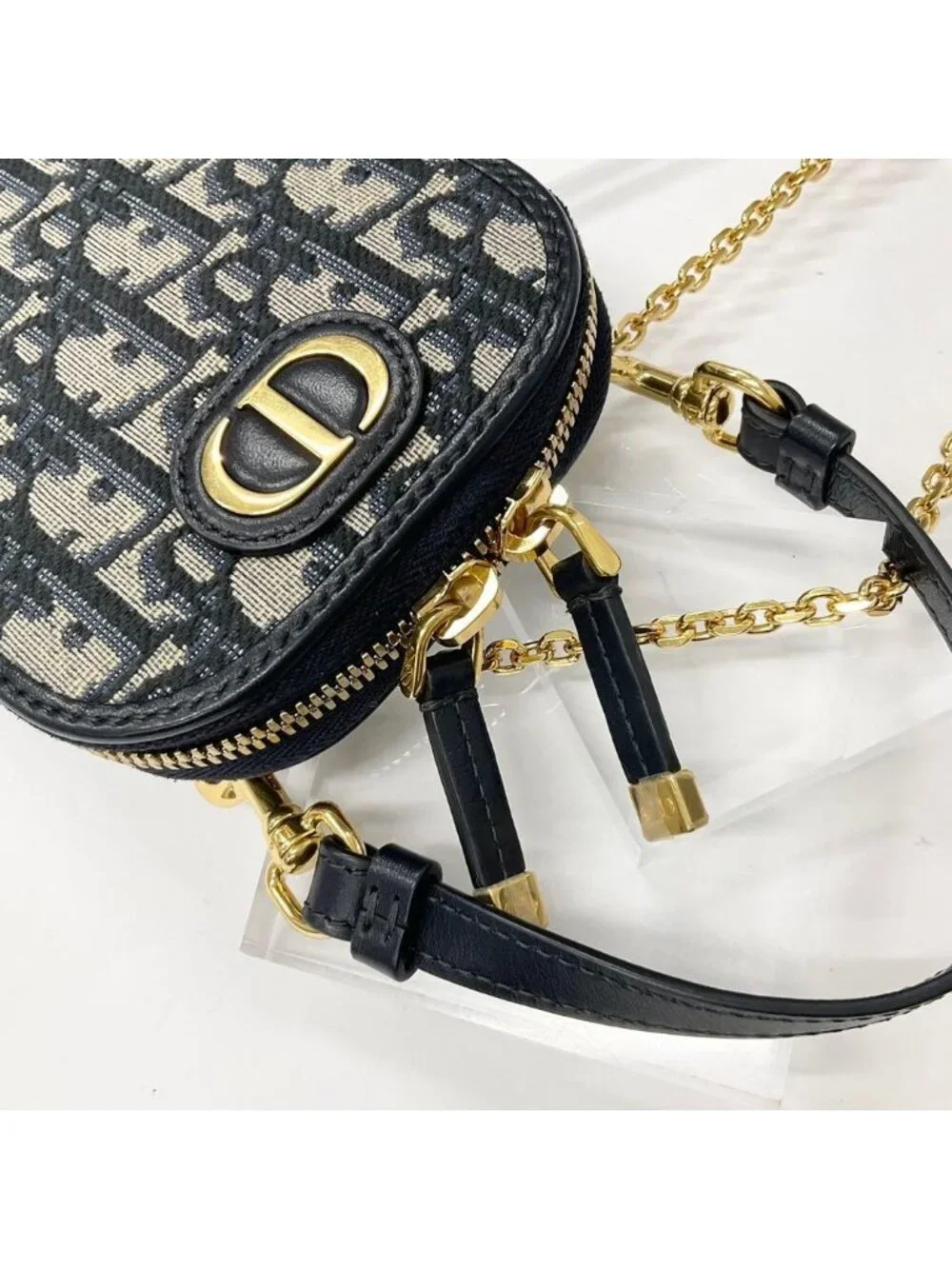 Dior 30 Montaigne Handbag